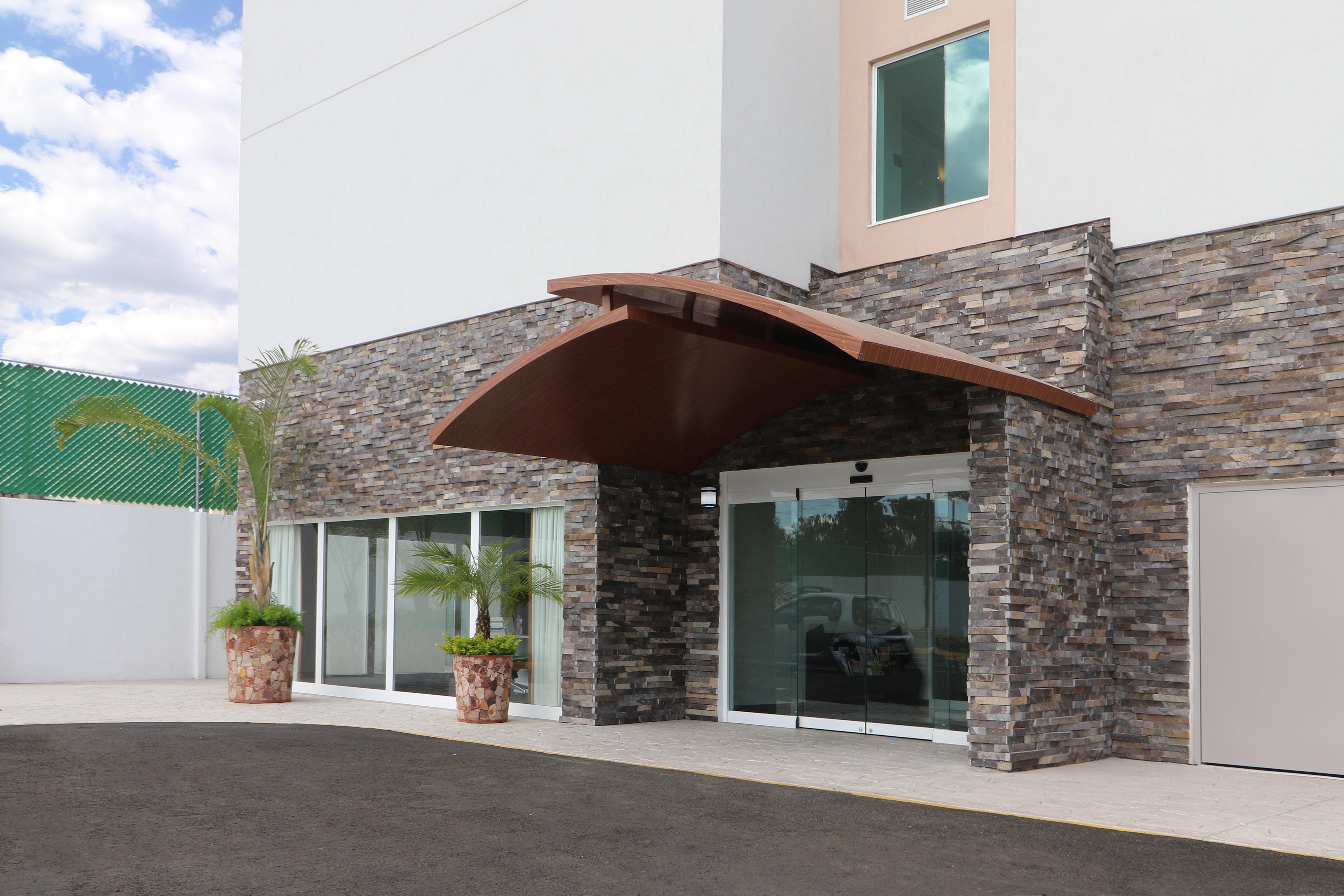 Candlewood Suites Celaya Celaya  Extérieur photo